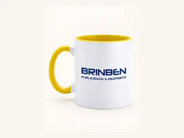 Caneca branca com interior e alça amarelos